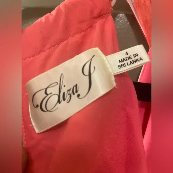 Beautiful Long Eliza J Floral Dress - Picture 4 of 9